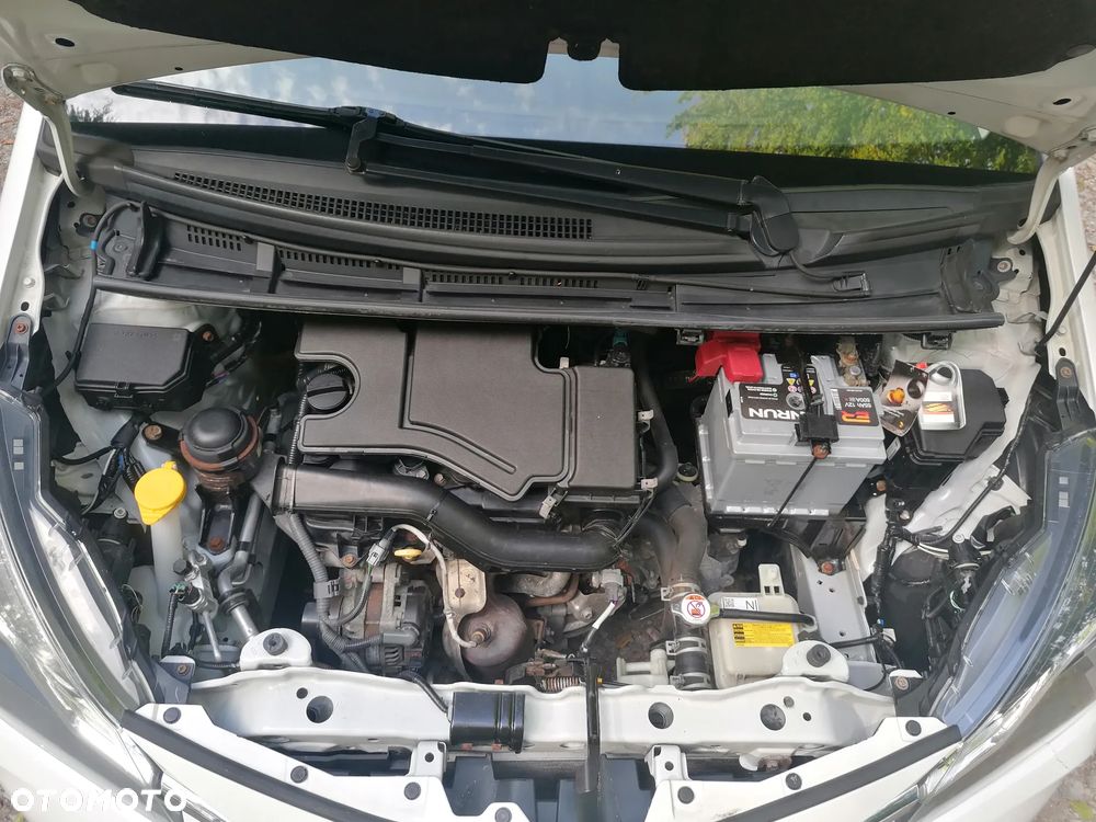 Toyota Yaris 1.0 Premium - 4