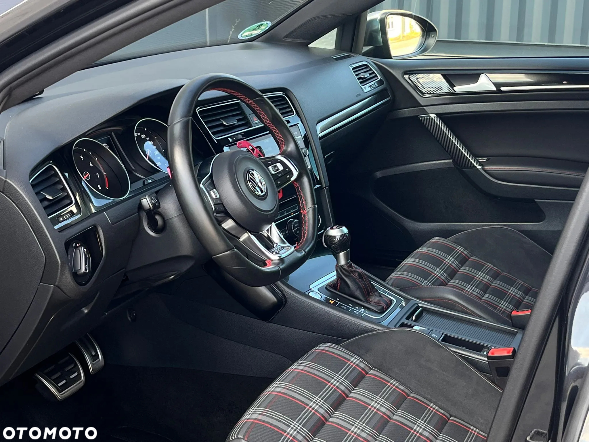 Volkswagen Golf GTI Performance BlueMotion Technology DSG - 31