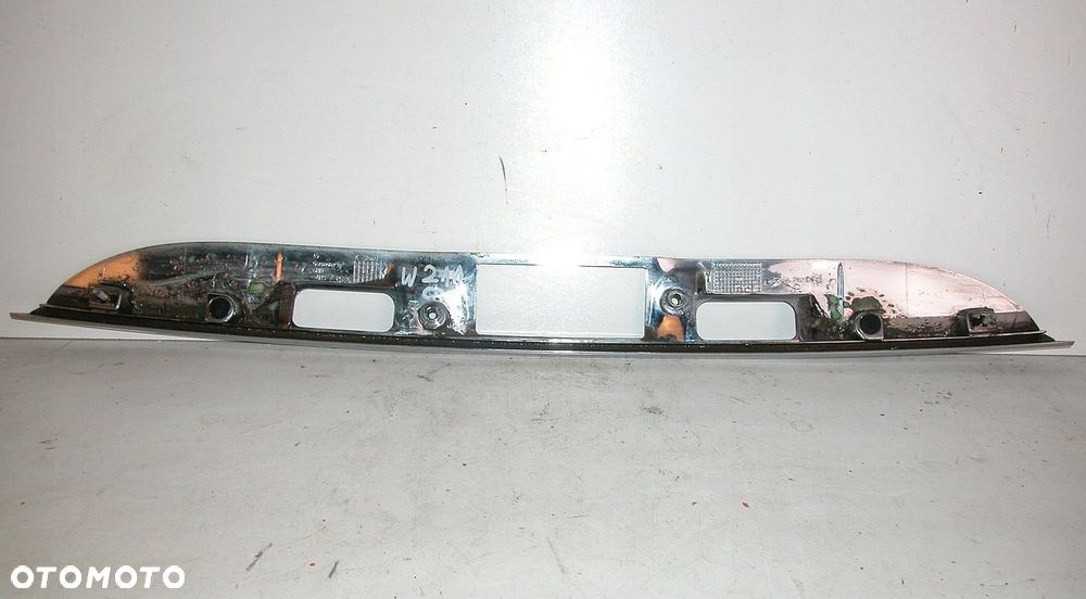 E-KLASA W211 KOMBI LISTWA BLENDA TYŁ KLAPY TYLNEJ - 2