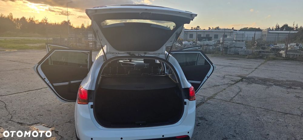 Kia Ceed 1.6 CRDi S - 10