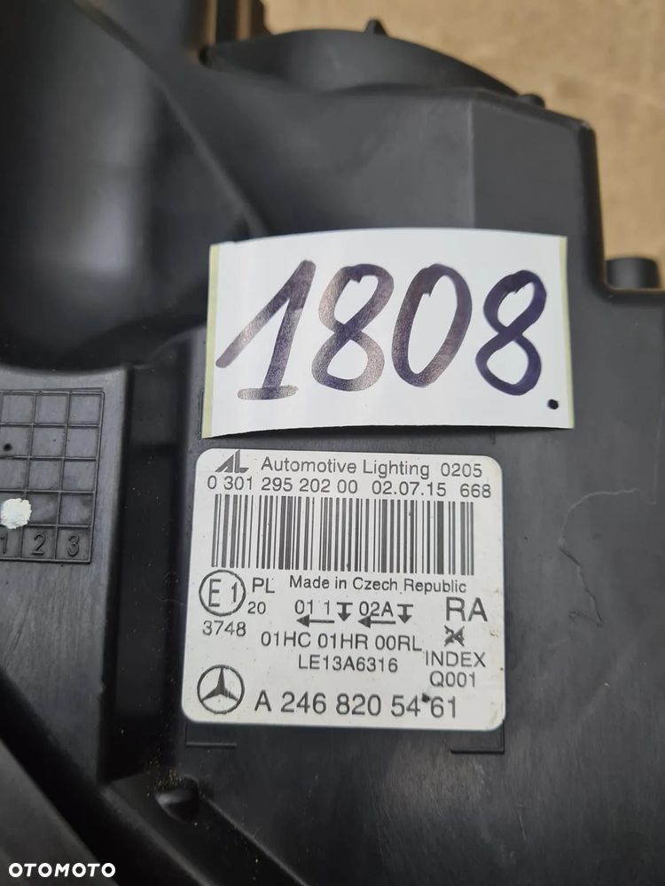 Mercedes B Klasa W246 lift 16- lampa prawa przednia prawy przód A2468205461 - 7