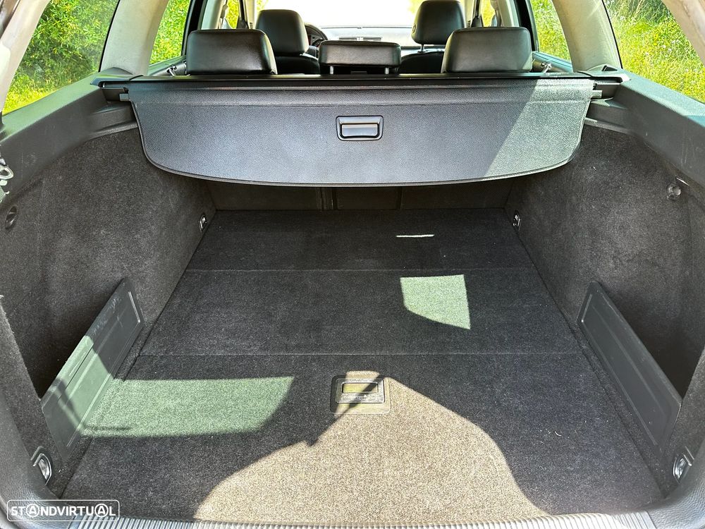 VW Passat Variant 2.0 TDI Highline DSG - 22