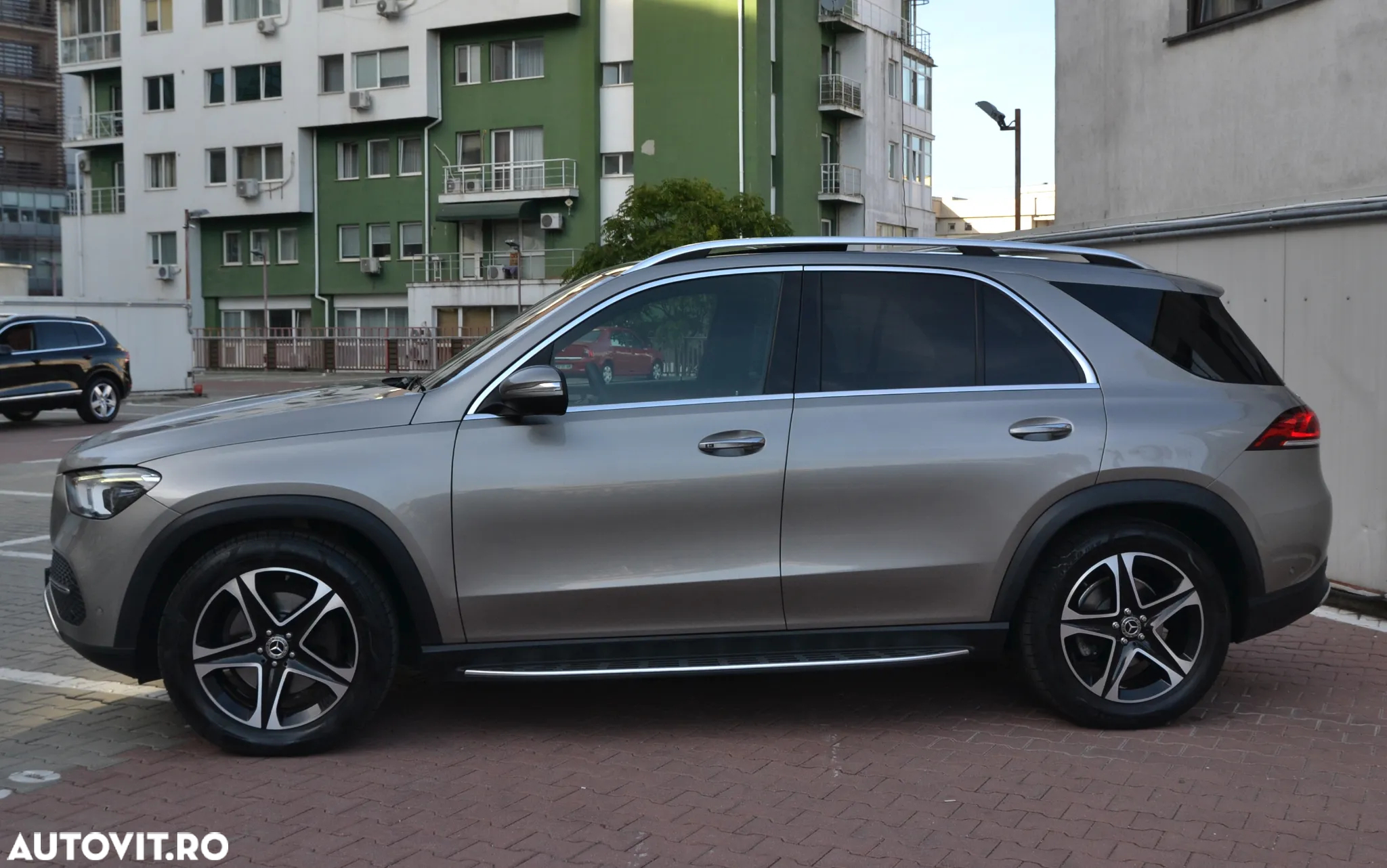 Mercedes-Benz GLE 350 d 4Matic 9G-TRONIC AMG Line - 24