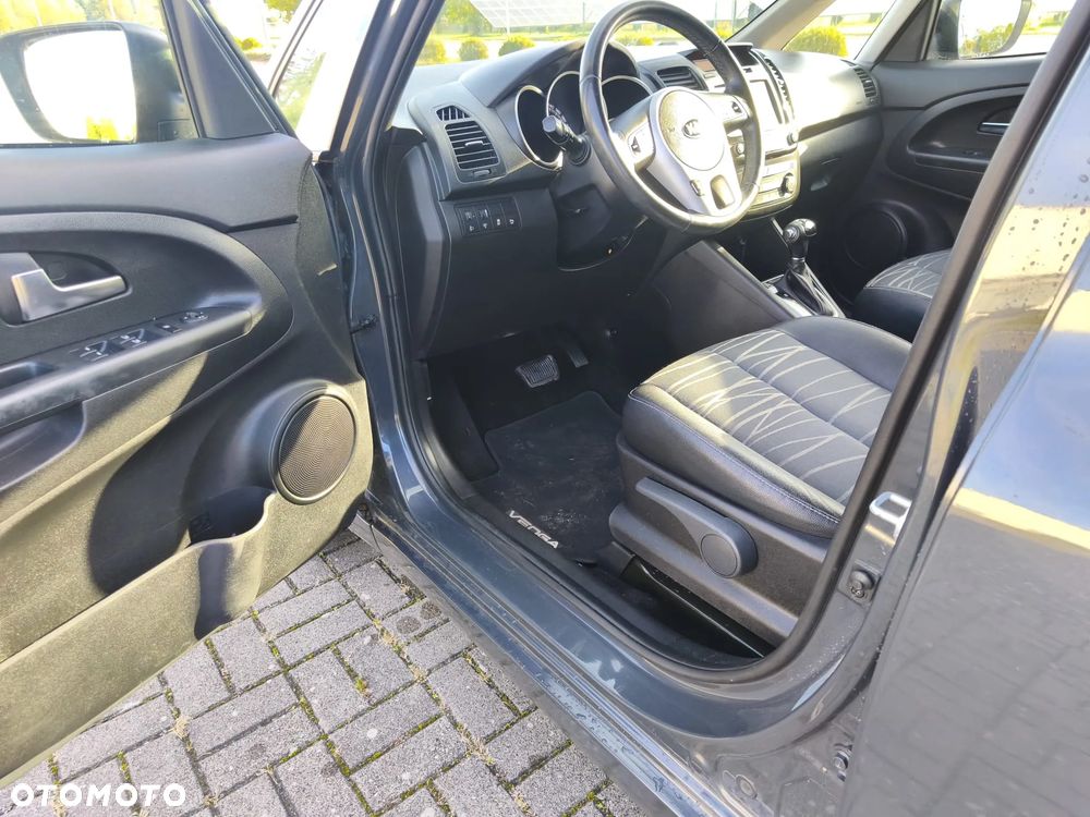 Kia Venga - 11