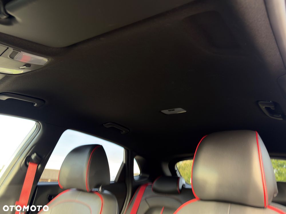 Hyundai Kona 1.6 T-GDI DCT Unique+ - 33