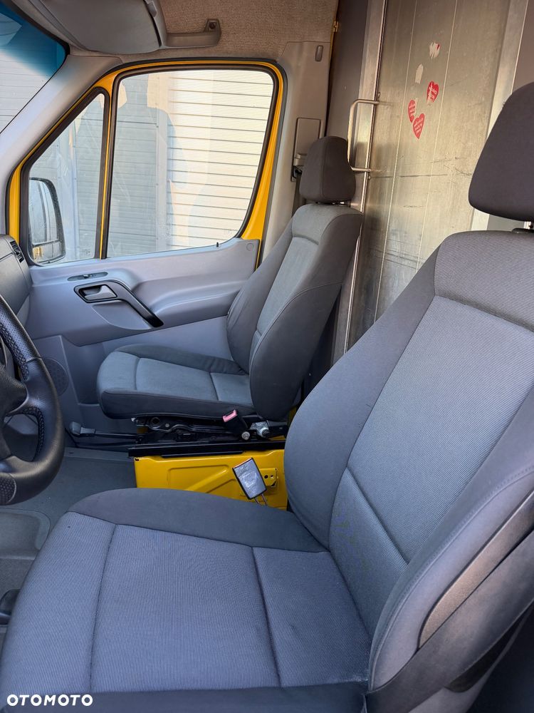 Mercedes-Benz Sprinter - 15