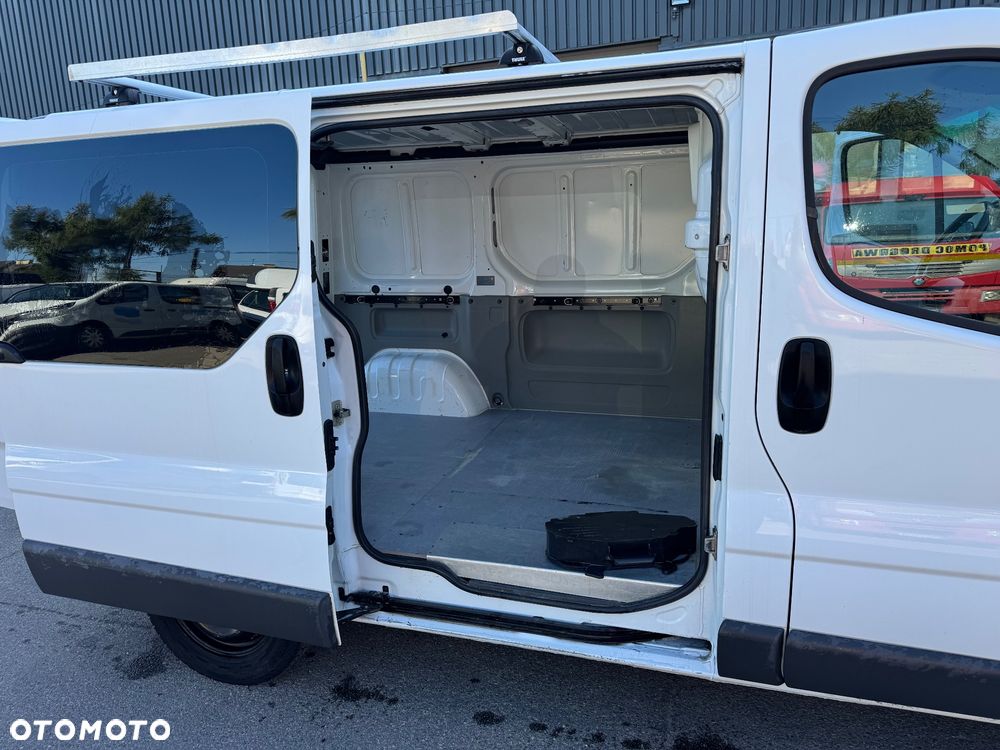 Renault Trafic - 15