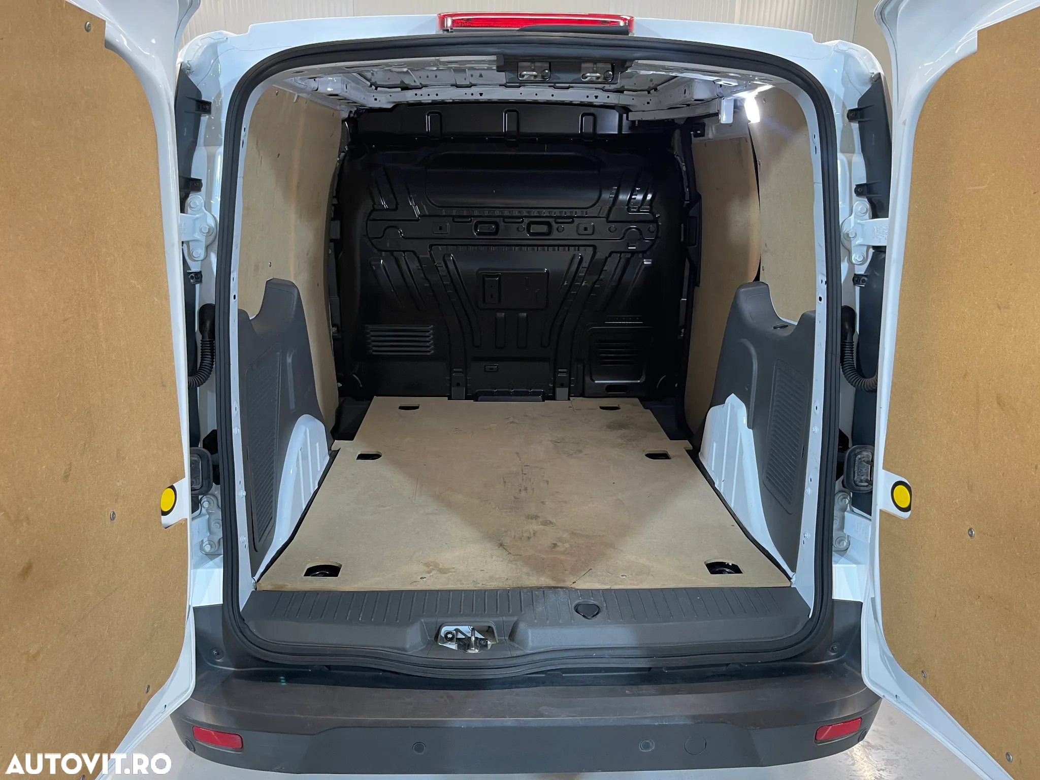 Ford Transit Connect - 9