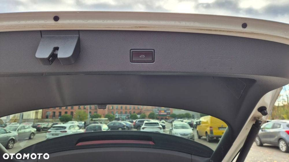 Volkswagen T-Roc - 8