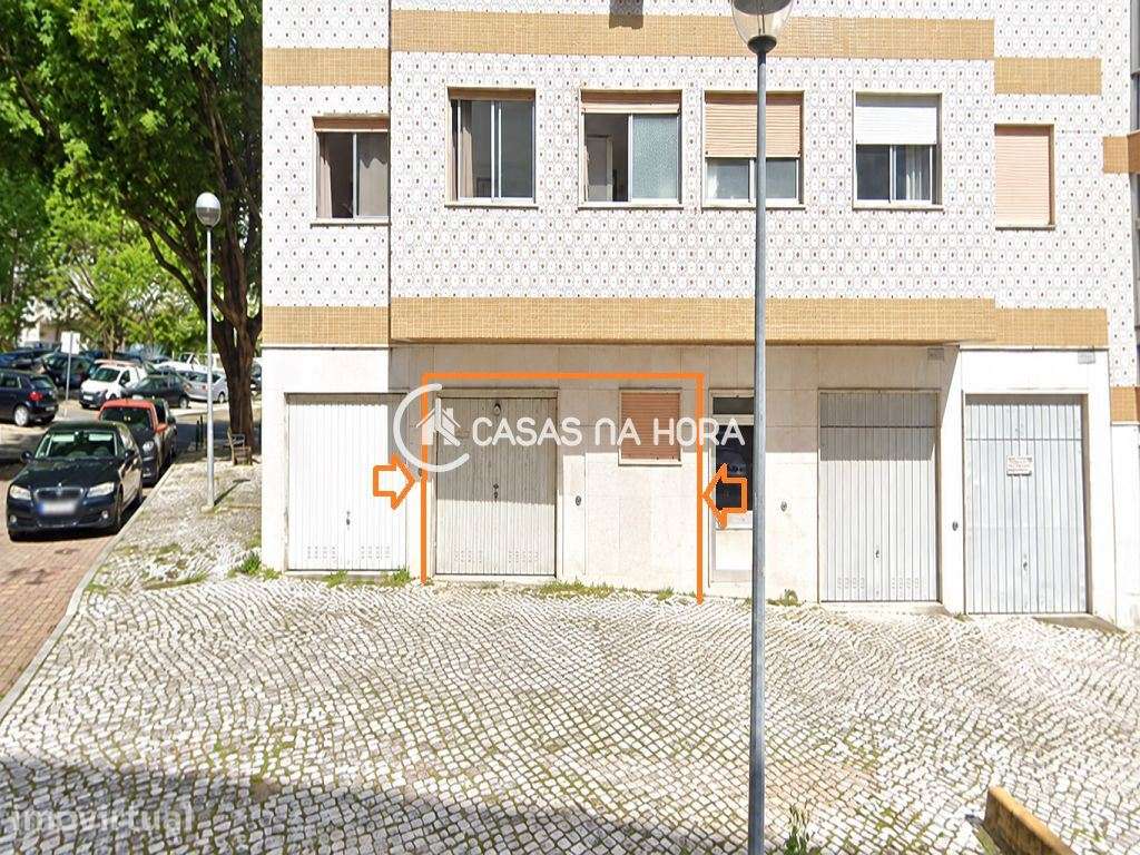 Garagem - Próximo Estação de Comboios de Monte Abraão / Queluz - Grande imagem: 4/5