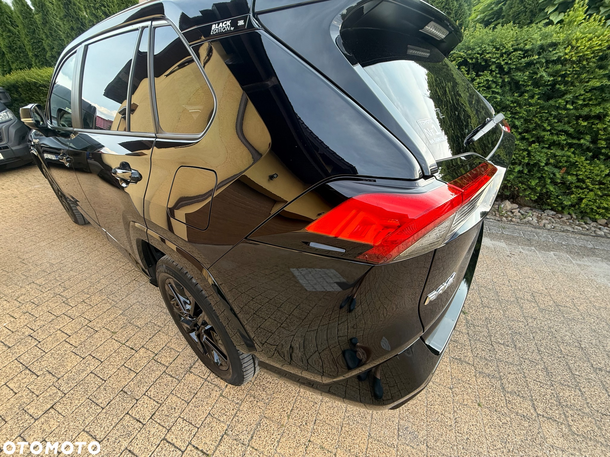 Toyota RAV4 2.5 Hybrid Black Edition by JBL 4x4 - 11