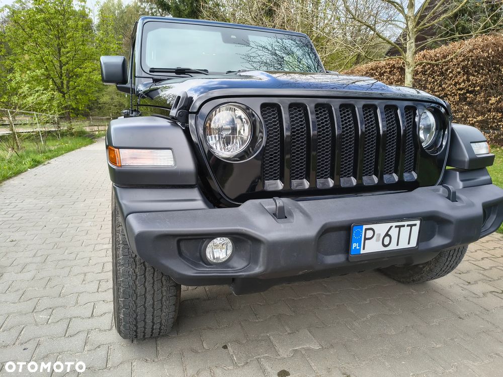 Jeep Wrangler - 4