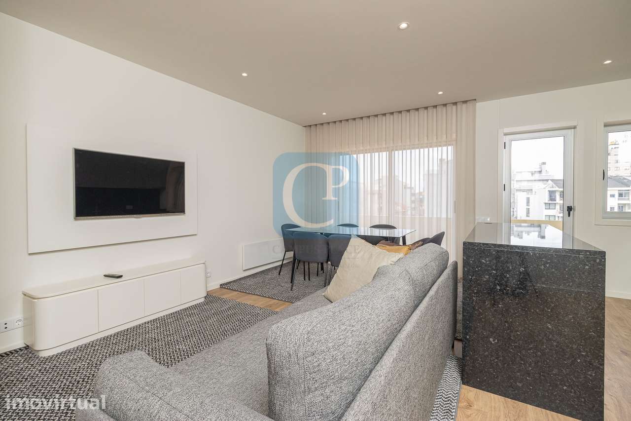 Apartamento T2 remodelado em Cedofeita, Porto - Grande imagem: 3/27
