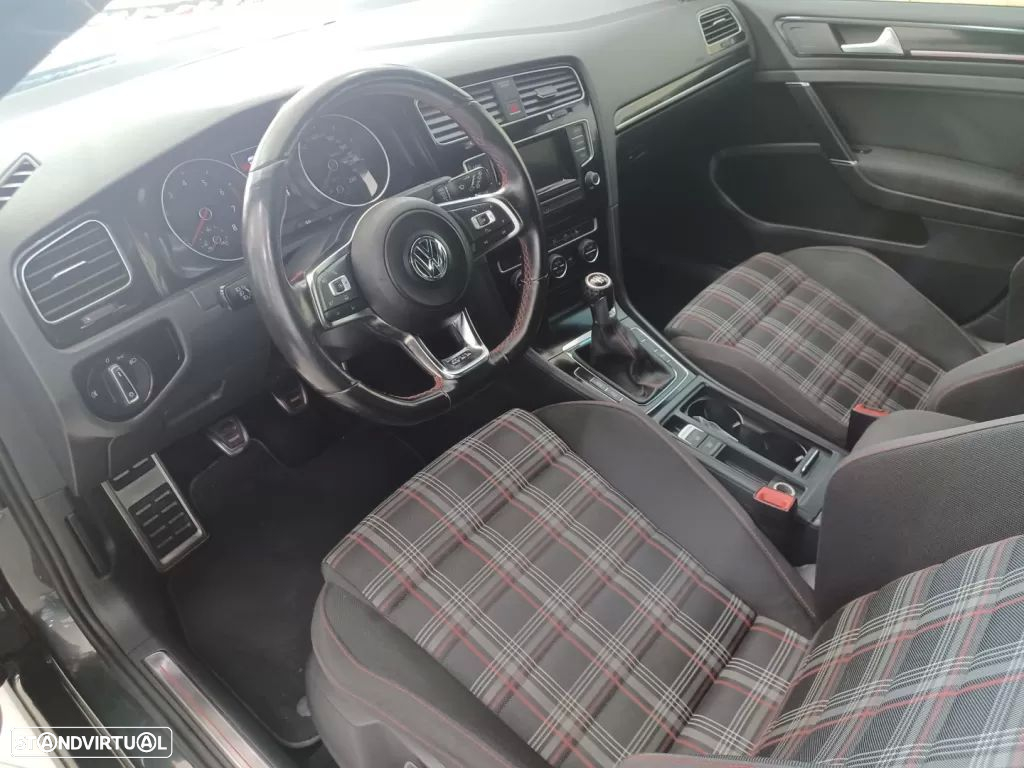 VW Golf 2.0 TSi GTi - 13