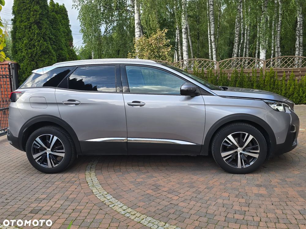 Peugeot 3008 1.2 PureTech GPF Allure S&S - 11