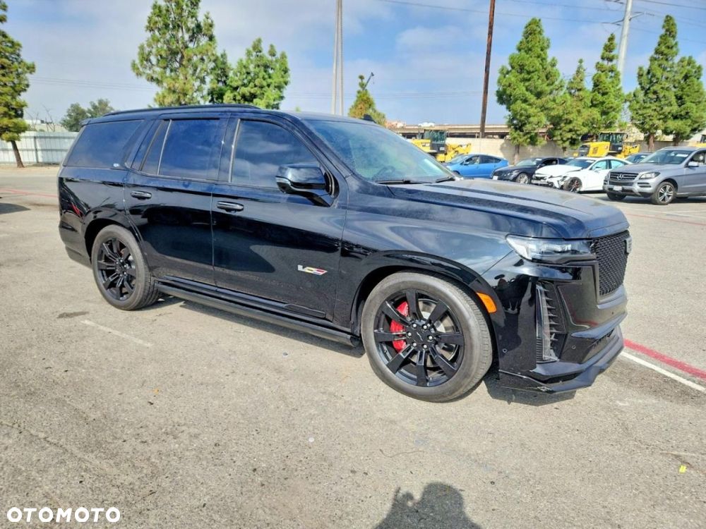 Cadillac Escalade - 5