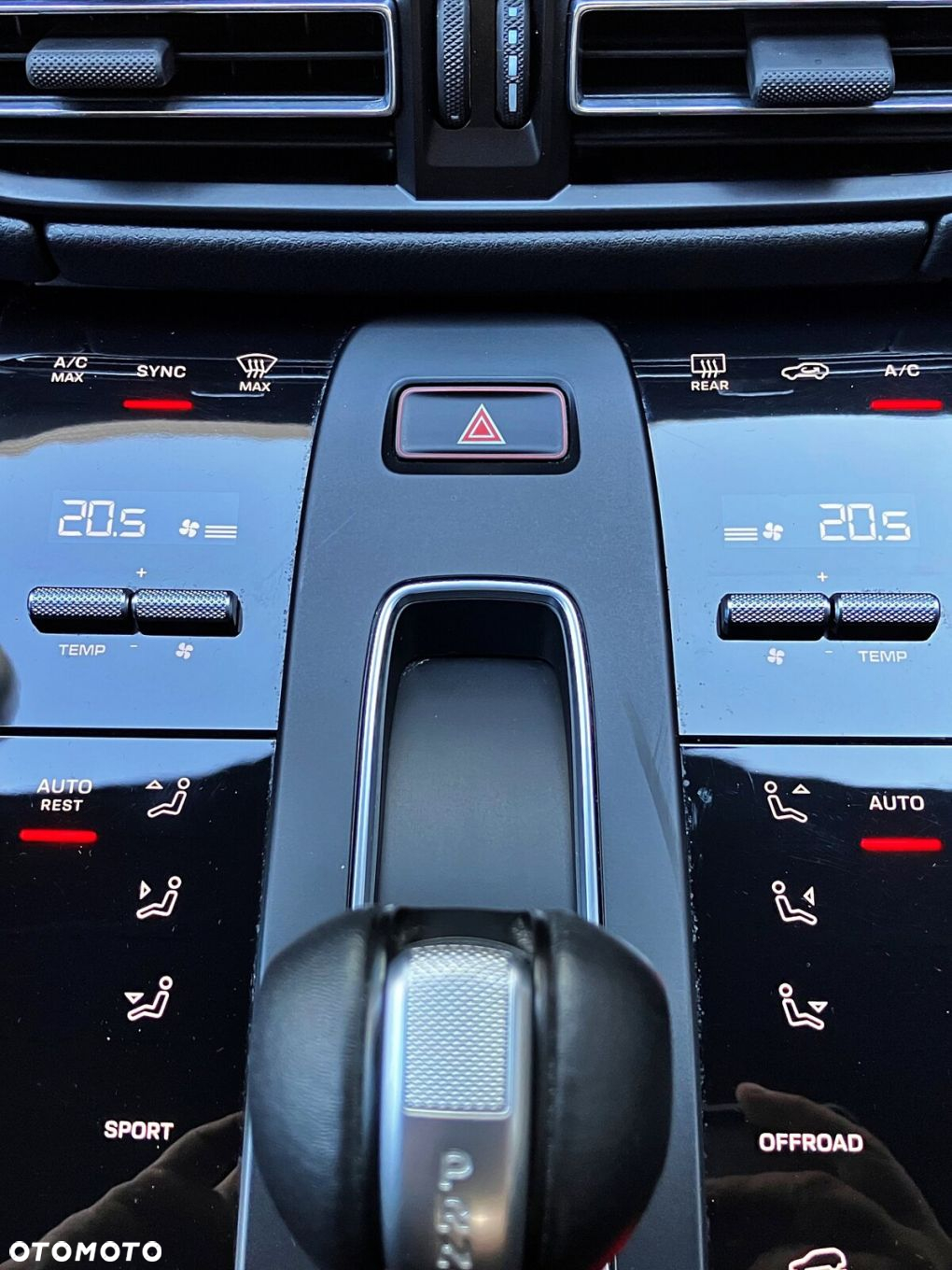 Porsche Macan - 28