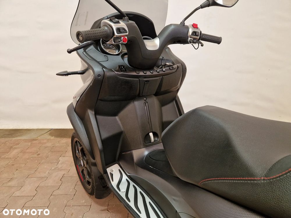Piaggio MP-3 - 28