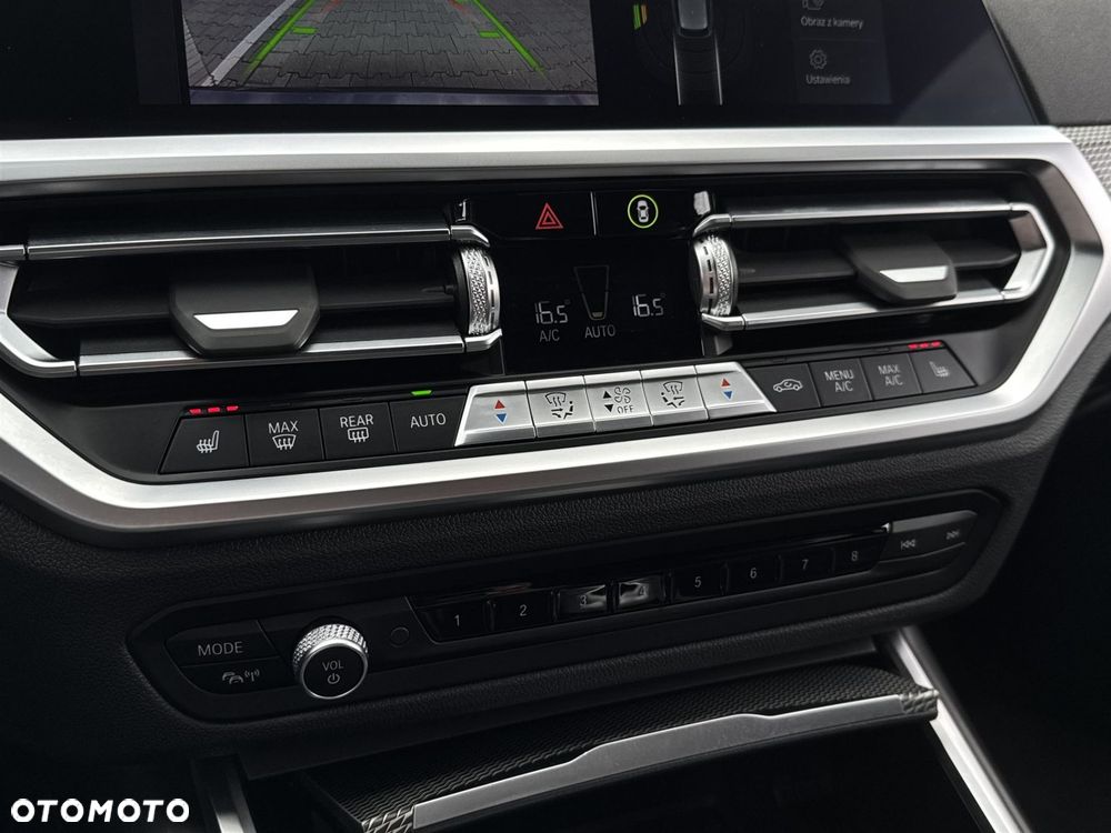 BMW Seria 3 320d xDrive - 14