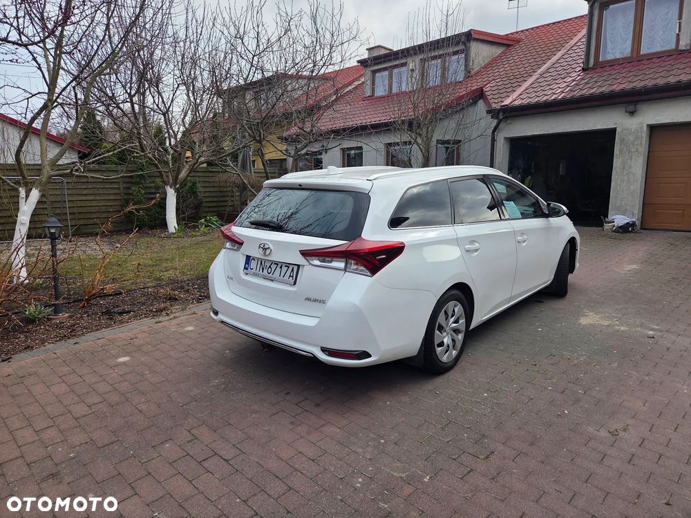 Toyota Auris 1.6 Prestige - 3