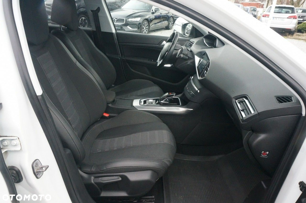 Peugeot 308 1.5 BlueHDi Allure Pack S&S EAT8 - 28