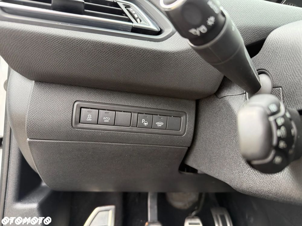 Peugeot 308 - 24