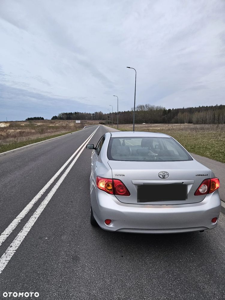 Toyota Corolla 1.6 VVT-i Luna - 3