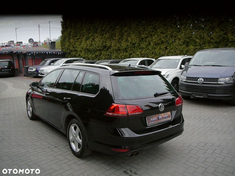 Volkswagen Golf - 6