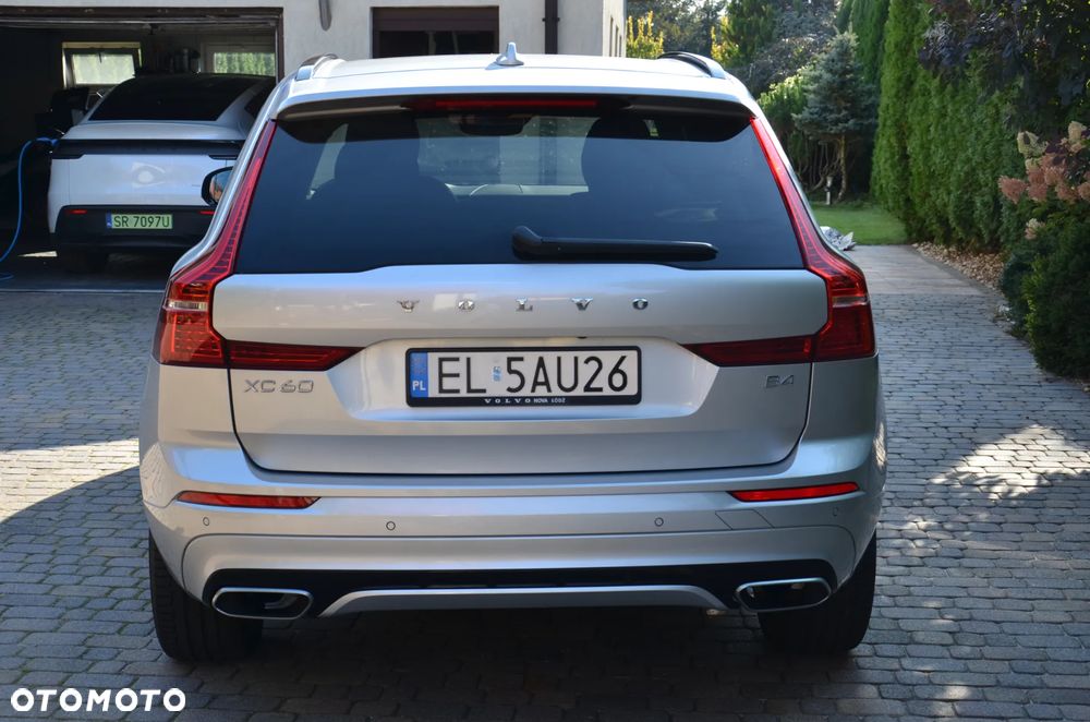 Volvo XC 60 D4 R-Design - 4
