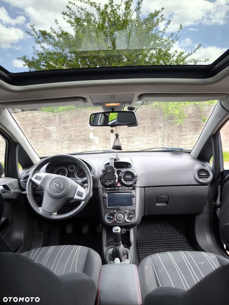 Opel Corsa 1.2 16V Cosmo - 9