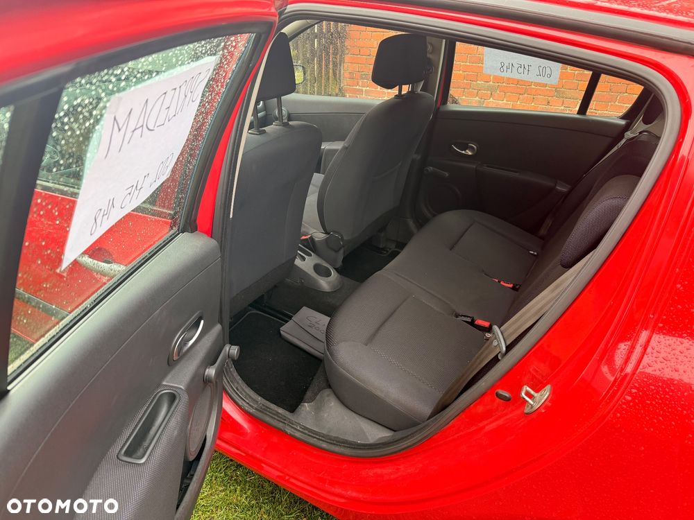 Renault Clio 1.2 16V 75 Expression - 23