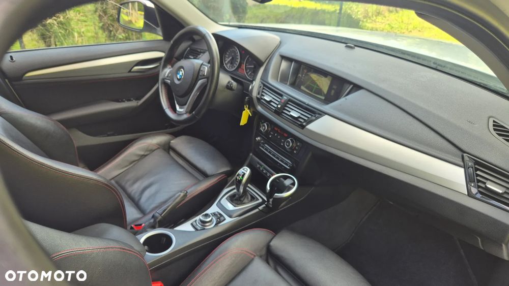 BMW X1 xDrive20i Sport Line - 27
