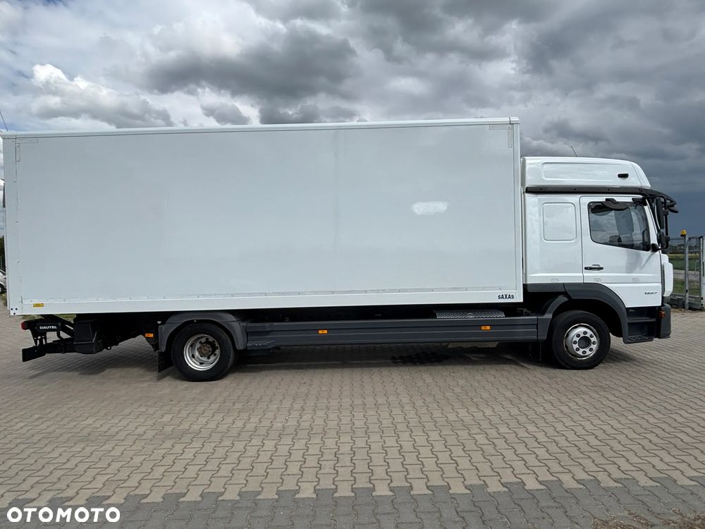 Mercedes-Benz ATEGO 1227 kontener z windą ,  kabina sypialna , webasto, klimatyzacja, niski przebieg , bezwypadkowy. (nie 1224, 1230) - 6