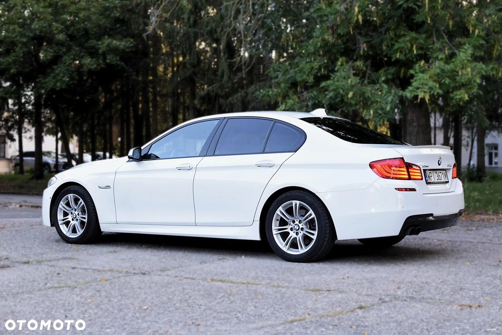 BMW Seria 5 528i xDrive Sport-Aut - 4