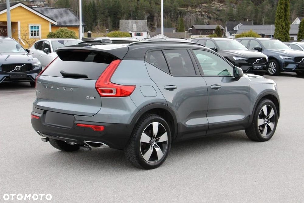 Volvo XC 40 D4 AWD Geartronic R-Design - 7