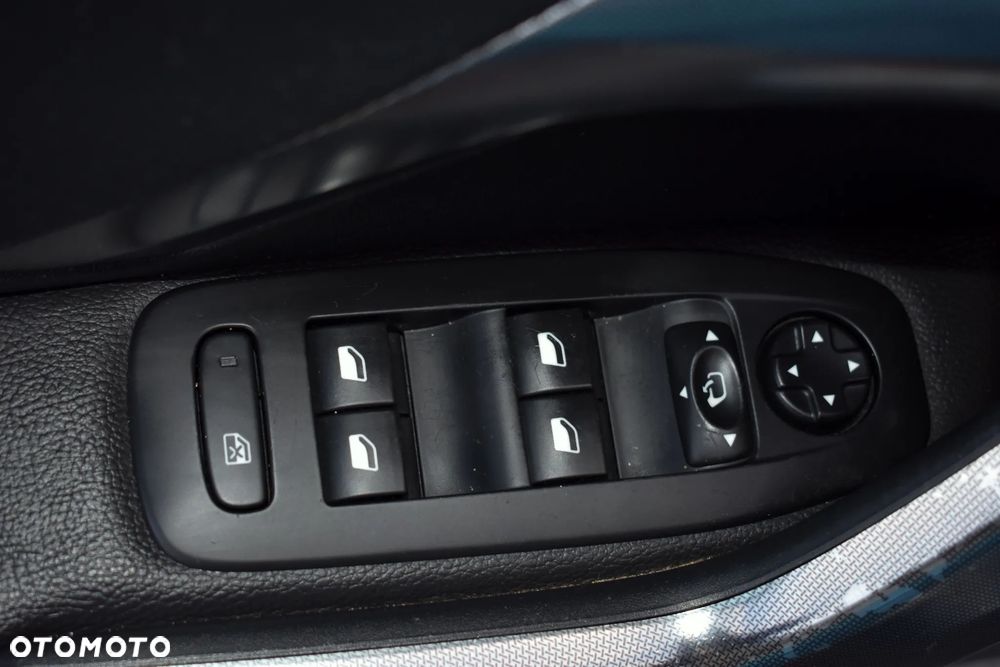 Peugeot 2008 BlueHDi 100 STOP & START Style - 23