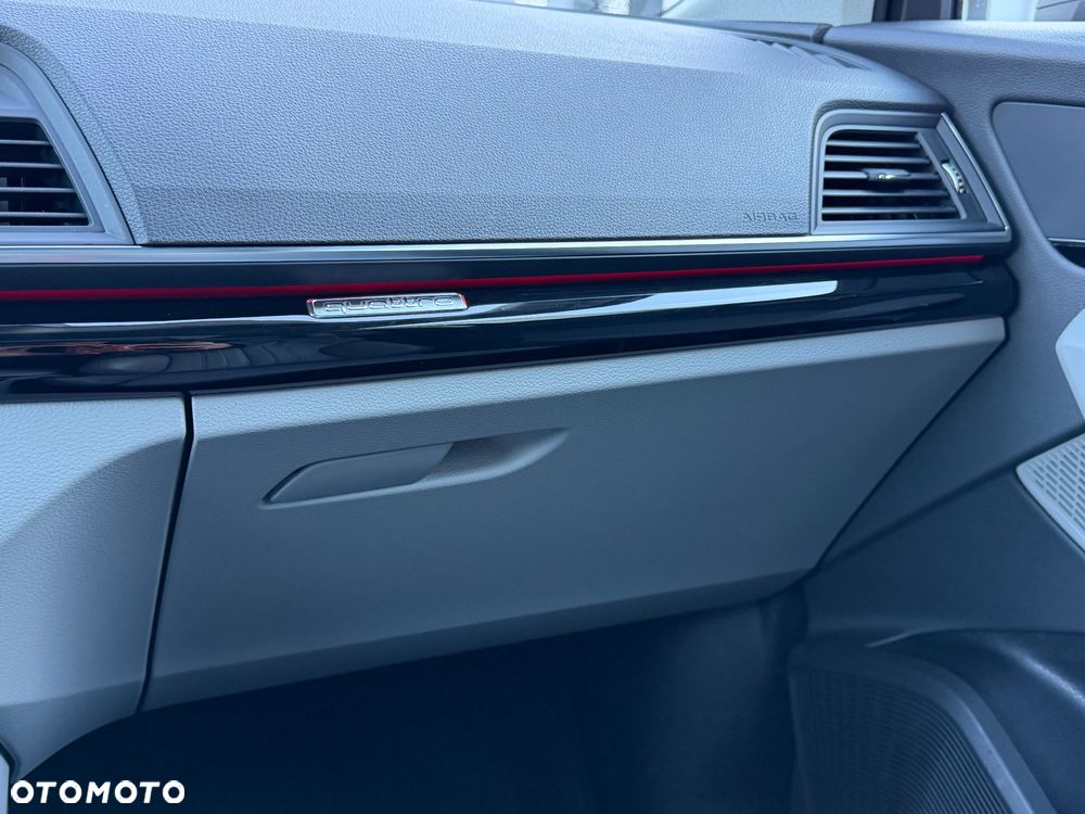 Audi Q5 50 TFSI e quattro S tronic design - 13