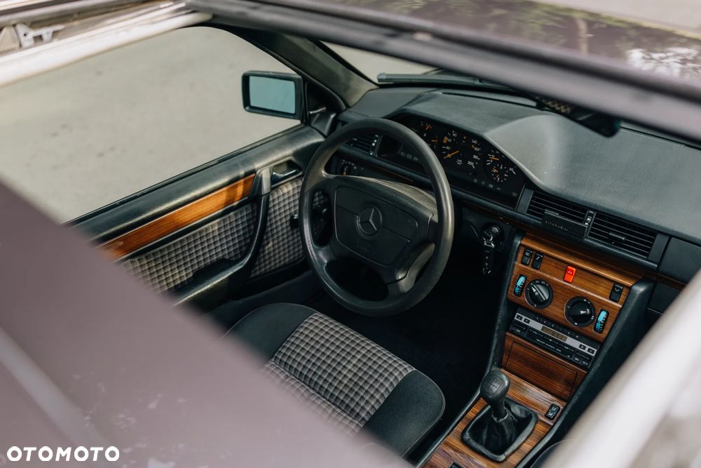 Mercedes-Benz W124 (1984-1993) - 15