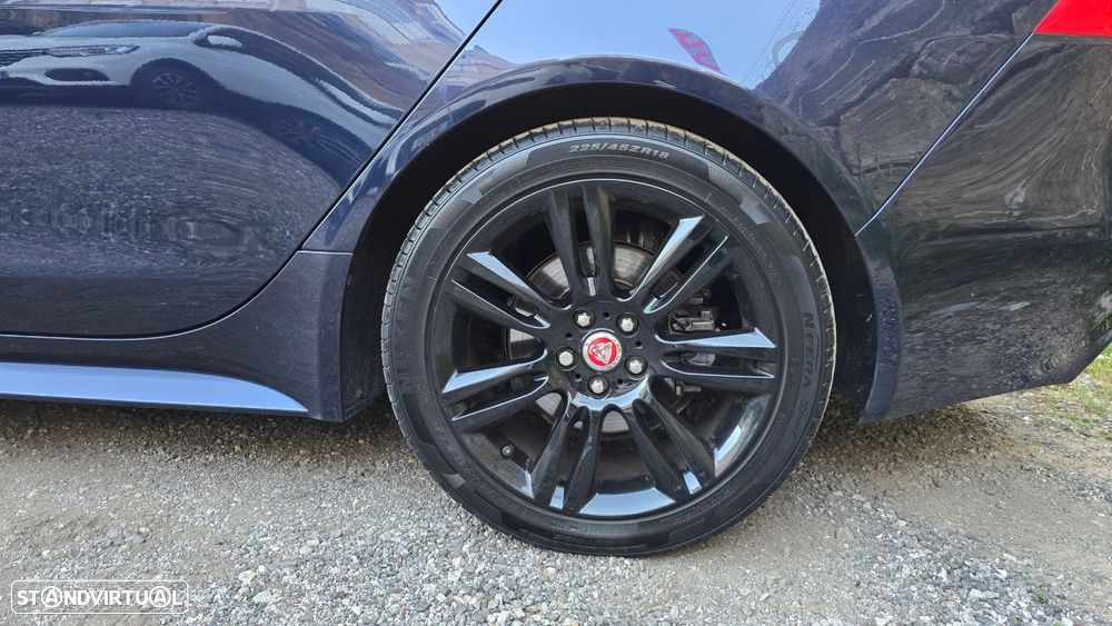 Jaguar XE 2.0 D R-Sport - 52