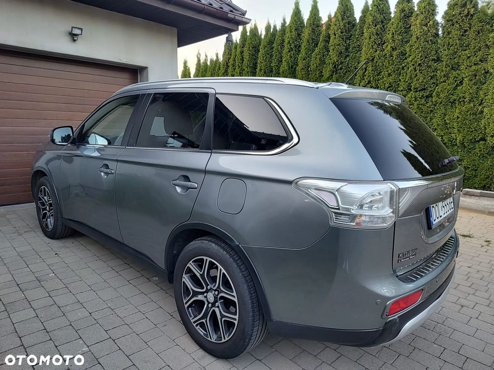 Mitsubishi Outlander 2.2 DID Intense + 4WD - 5