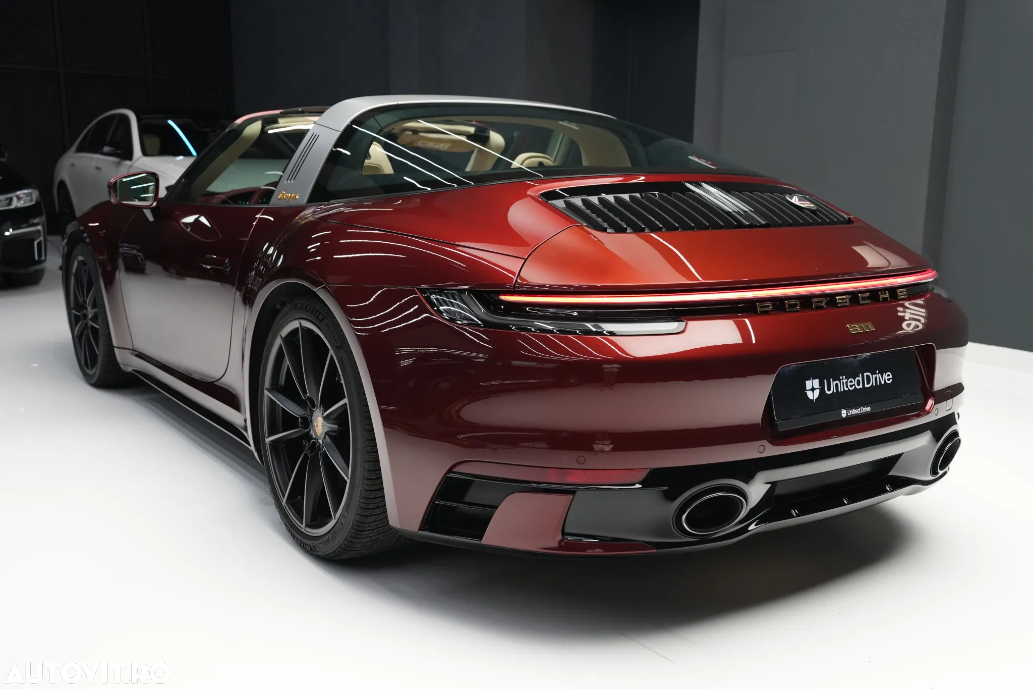 Porsche 911 Targa 4S PDK Heritage Design Edition - 26