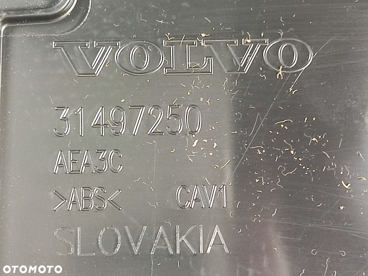 VOLVO XC40 17-21r Schowek Tunelu Środkowego - 6
