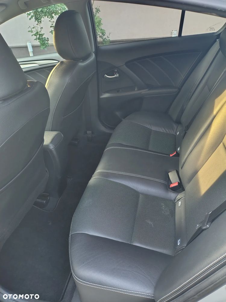 Toyota Avensis 2.0 D-4D Premium - 9