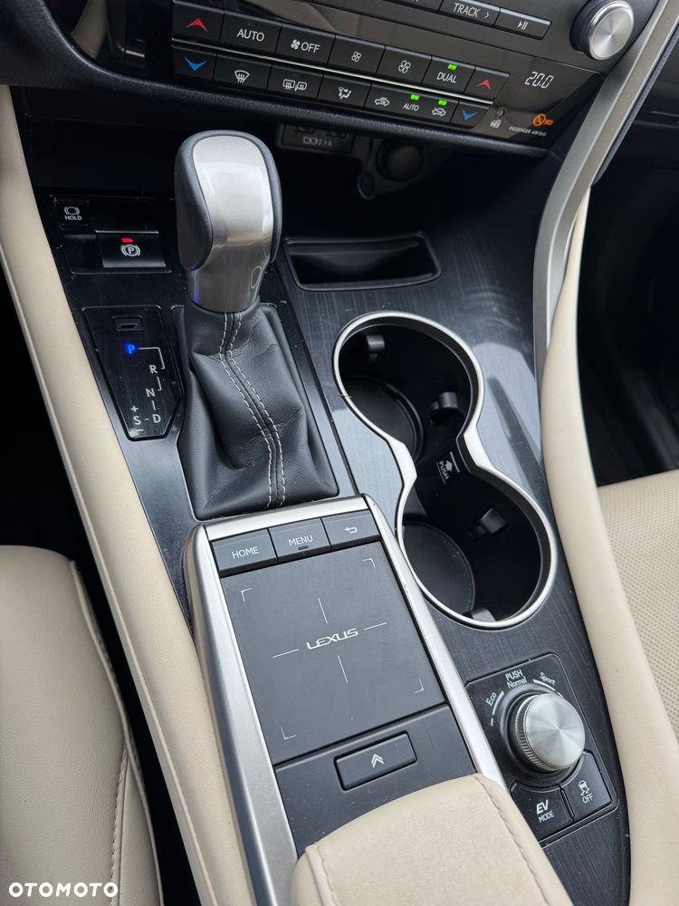 Lexus RX 450h Business Edition + - 32