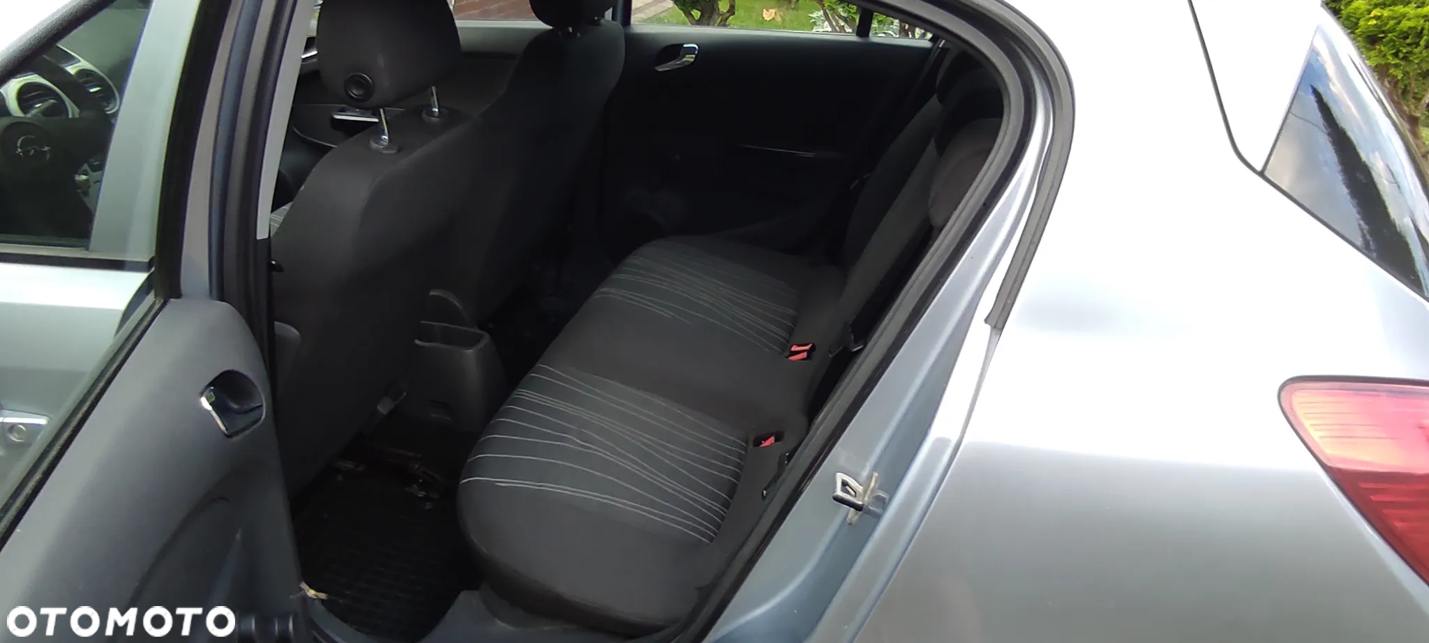 Opel Corsa 1.2 16V - 9