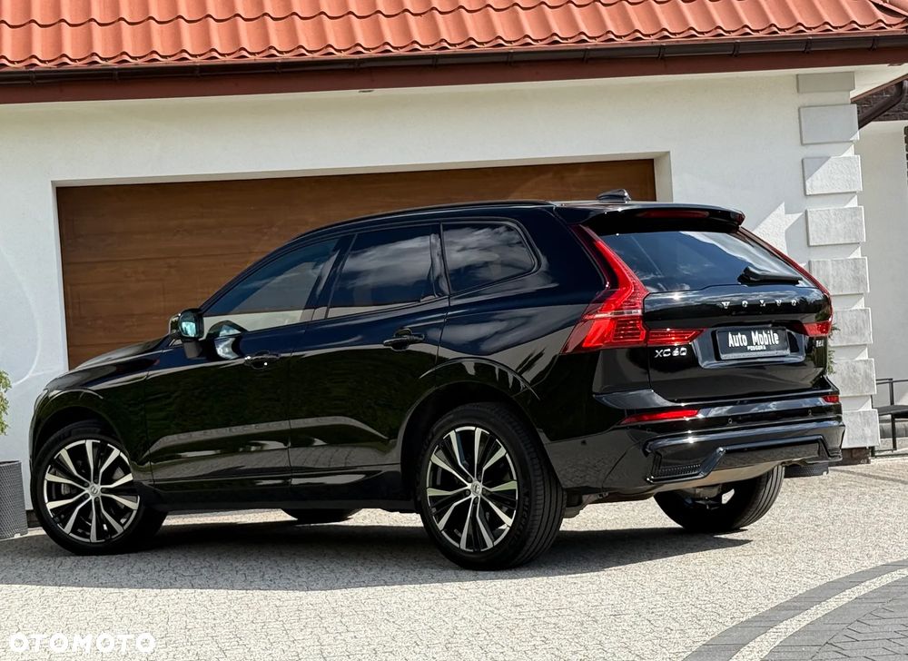 Volvo XC 60 B5 B AWD Plus Dark - 4