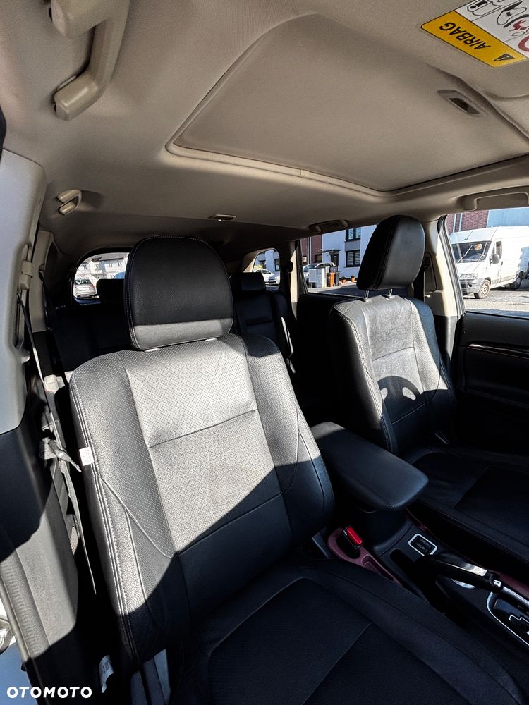 Mitsubishi Outlander 2.0 Intense + Navi 4WD CVT - 10