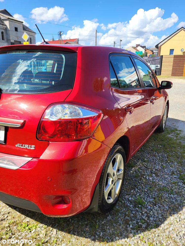 Toyota Auris 1.6 Valvematic Executive - 8