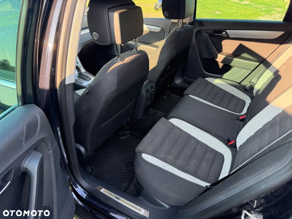 Volkswagen Passat 2.0 TDI DSG BlueMotion Technology Highline - 18