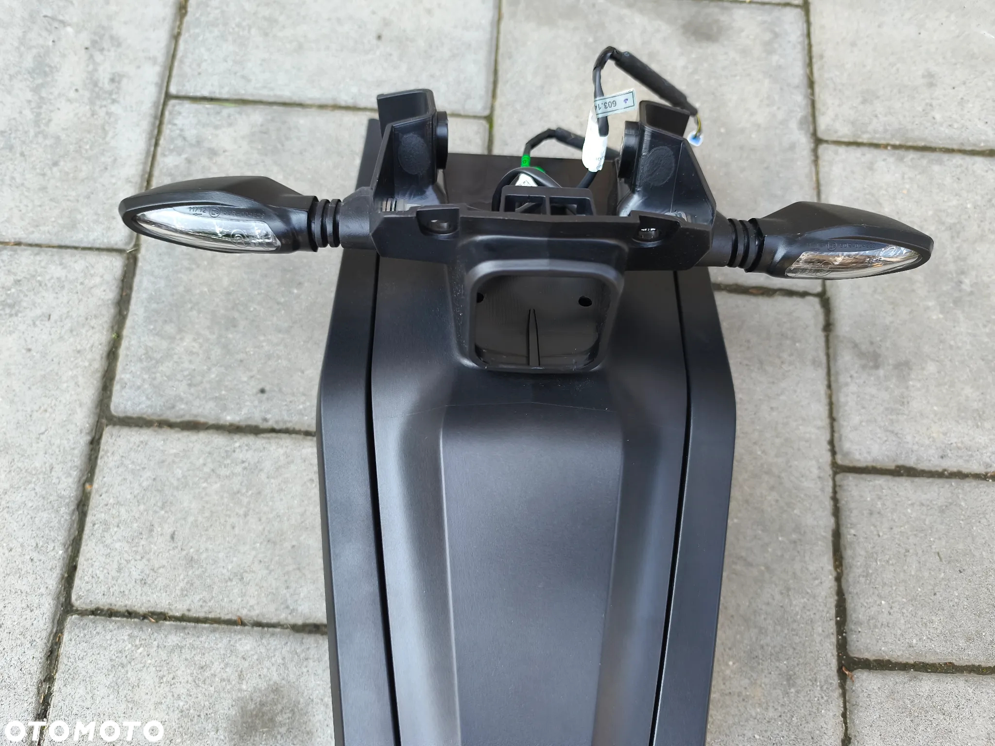 Mocowanie, podświetlenie tablicy rejestracyjnej, ogon, kierunkowskazy Husqvarna 701 SM - 3